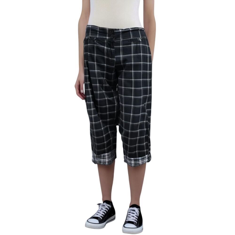 Hailee Black and White Plaid Capri Pants Size M